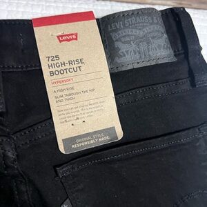 Levi's 725 High-Rise Bootcut Jeans - Black